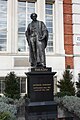 Памятник Майклу Фарадею в Лондоне на Савойской площади.