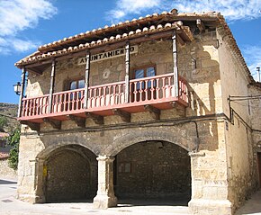 Casa consistorial de Terriente.jpg