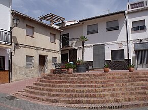 Plaza donde se ubica el Ayuntamiento de Ràfol de salem.jpg