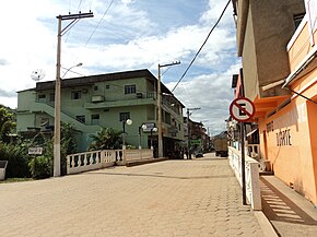 Rua principal de Joanésia MG.JPG