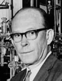 Willard Libby in Lab (cropped).jpg