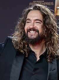 2023-09-28-Bill und Tom Kaulitz-Deutscher Fernsehpreis 2023 -0338 (cropped).jpg