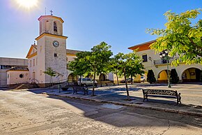 Iglesia de San Andrés y paseo en Banastás.jpg