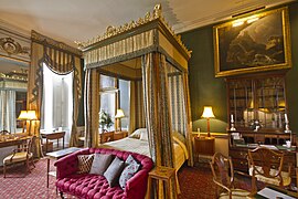 Спальня в замке