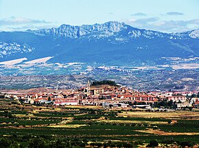 Navarrete y la Sierra de Cantabria.JPG