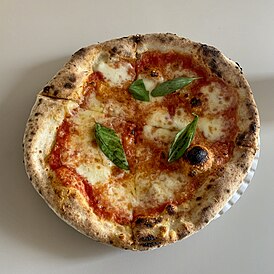 Neapolitan pizza at Trappica (48701940197).jpg