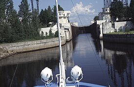 Шлюз Волго-Балтийского канала. 2004 год