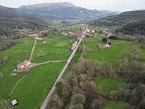 Localidad de Riva, municipio de Ruesga (Cantabria, España) 03.jpg