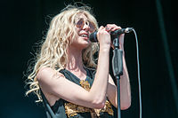 Тейлор Момсен