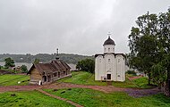 Старая Ладога, деревянная церковь Святого Дмитрия Солунского и каменная церковь Святого Георгия