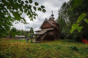 Василёво. Памятник деревянного зодчества Преображенская церковь из села Спас-на-Сози. 1732 год