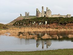 Dunstanburgh Castle - geograph.org.uk - 1716666.jpg