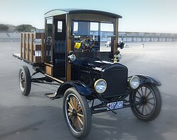 Один из самых ранних массовых фермерских пикапов Ford T 1919 года