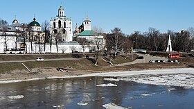 Вид на Ярославский государственный историко-архитектурный и художественный музей заповедник