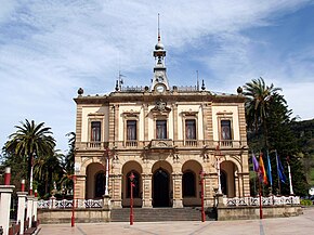 Ayuntamiento de Villaviciosa 02.jpg