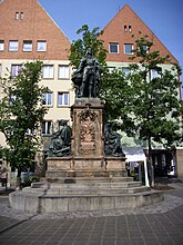 Памятник Мартину Бехайму в Нюрнберге