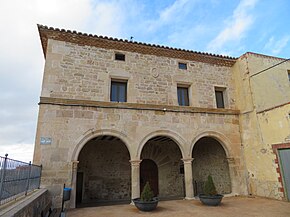 Ayuntamiento de Cuevas de Almudén (Teruel).jpg