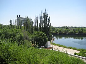 Gateway No. 13 of the Volga-Don Shipping Canal.jpg