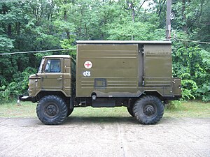 Дезинфекционно-душевой автомобиль ДДА-66 на базе ГАЗ-66 для камерной (горячим водяным паром, либо парами дезинфектантов) обработки вещей и нагрева воды для помывки