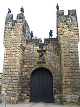 Вход в замок