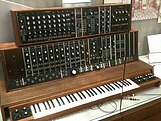 Первый продаваемый Moog синтезатор, 1964
