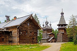 Wooden church and house 01.jpg